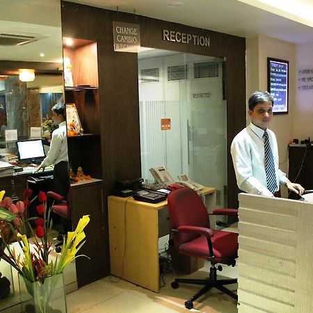 Hotel Samrat Мумбаи Экстерьер фото