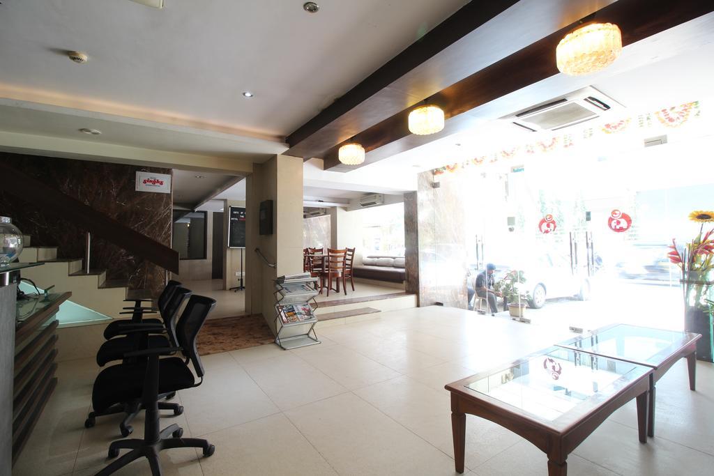 Hotel Samrat Мумбаи Экстерьер фото