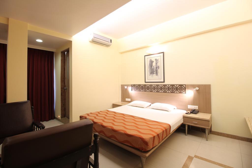 Hotel Samrat Мумбаи Номер фото