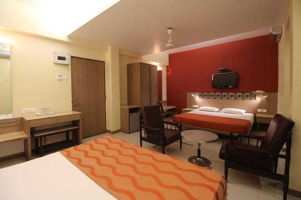 Hotel Samrat Мумбаи Номер фото