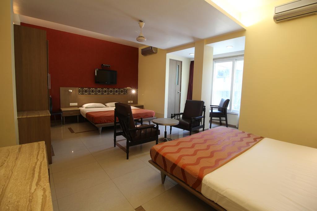 Hotel Samrat Мумбаи Номер фото