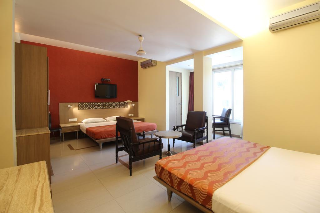 Hotel Samrat Мумбаи Номер фото