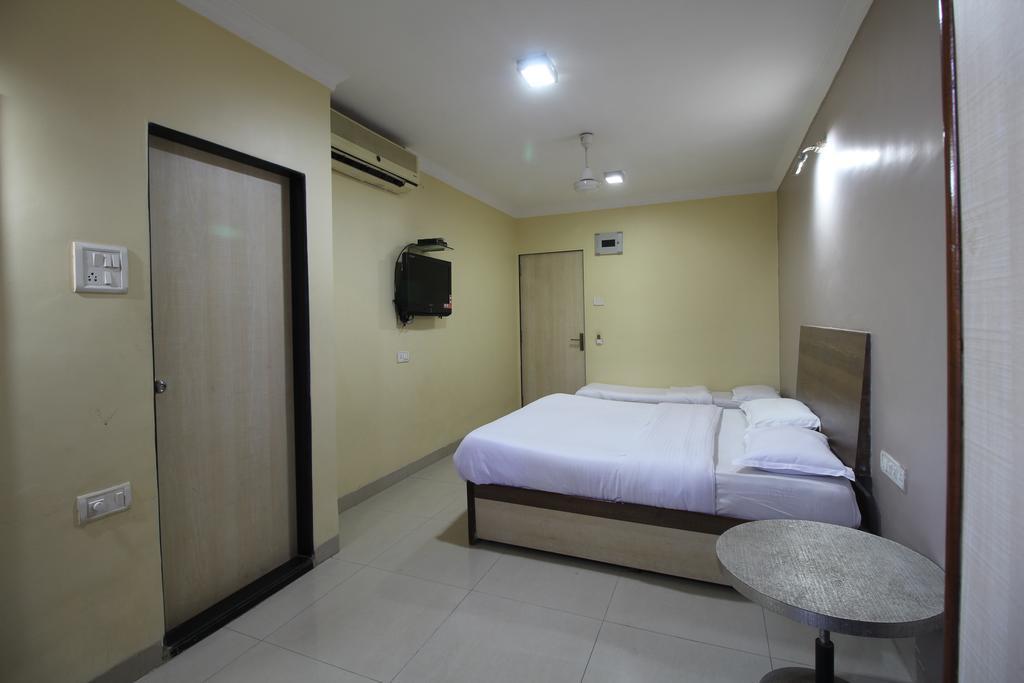 Hotel Samrat Мумбаи Номер фото