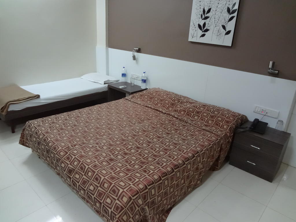 Hotel Samrat Мумбаи Экстерьер фото