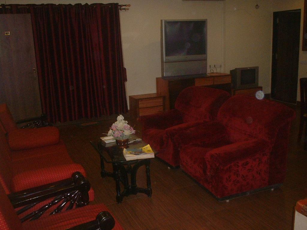 Hotel Samrat Мумбаи Экстерьер фото